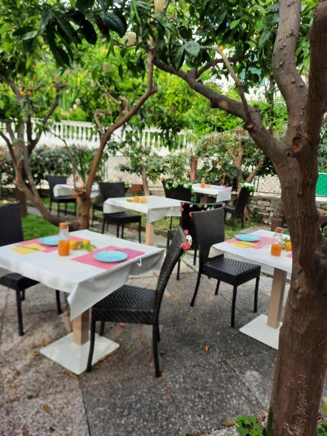 Hotel Rione San Carlo Finale Ligure Exterior foto