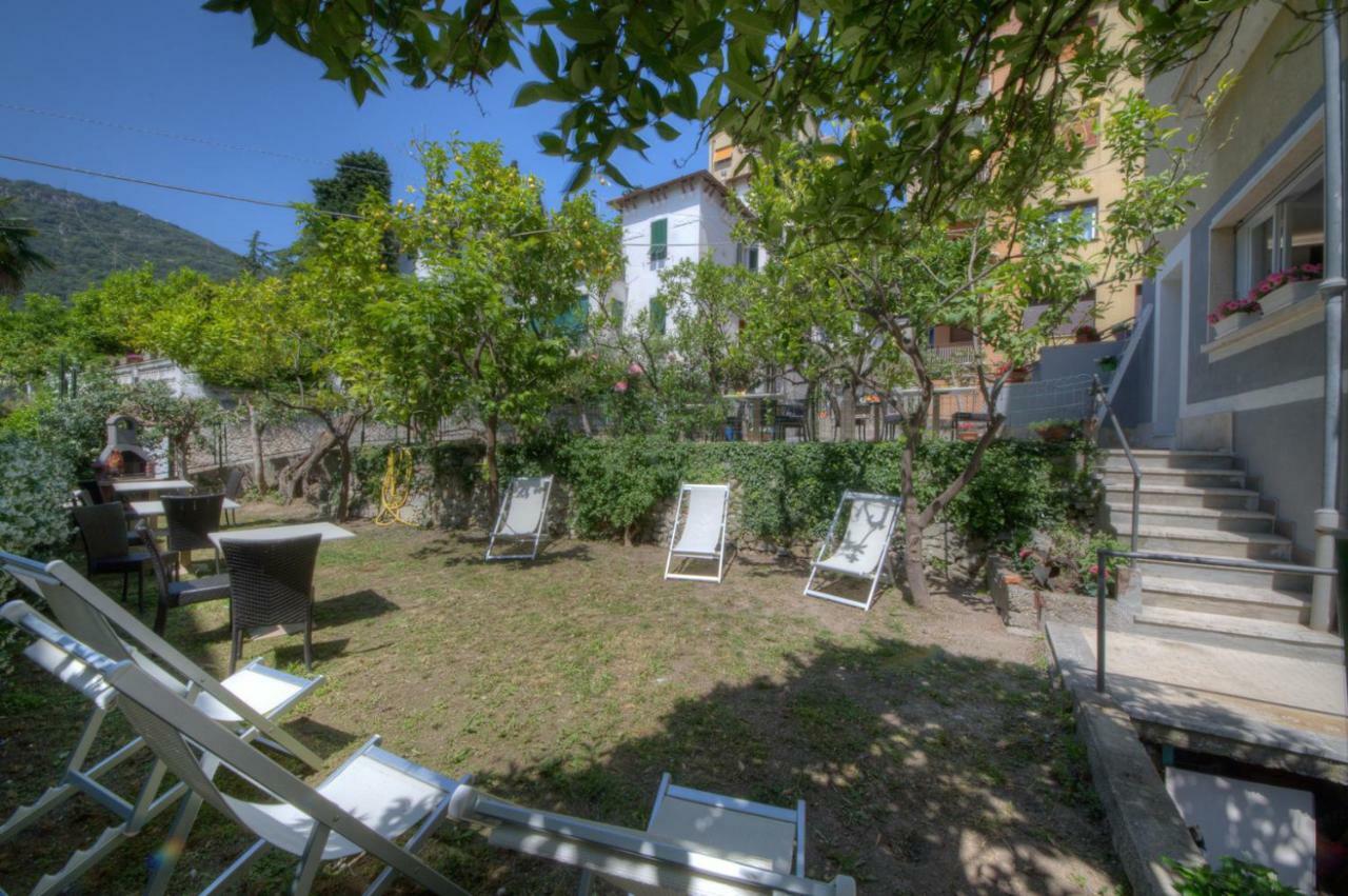 Hotel Rione San Carlo Finale Ligure Exterior foto