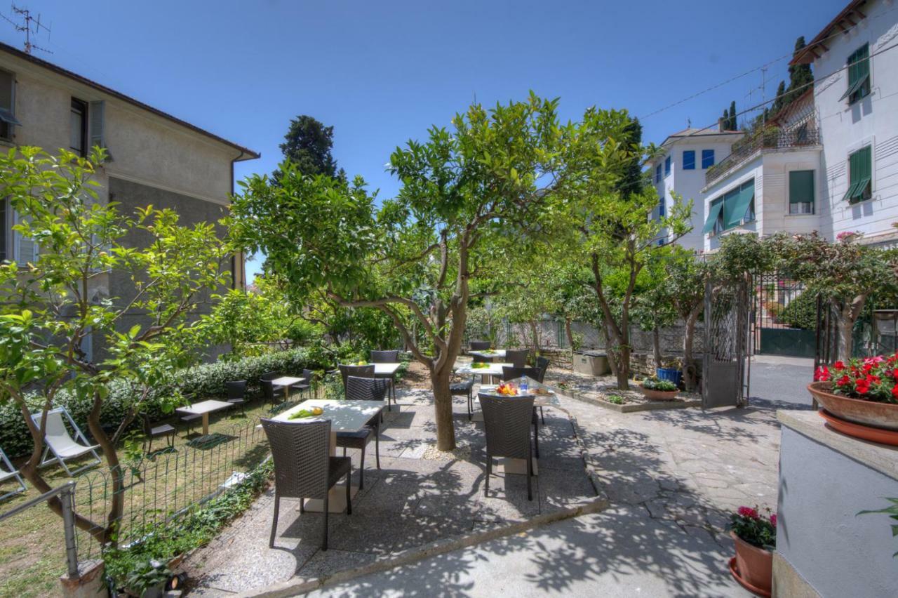 Hotel Rione San Carlo Finale Ligure Exterior foto